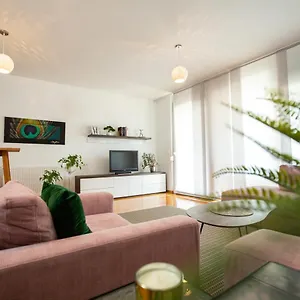 https://la-maison-de-luxe.hotels-in-ljubljana.com