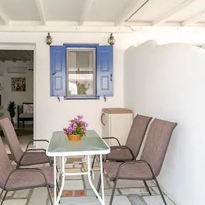 https://on-the-beach-suite.hotels-in-mykonosisland.net